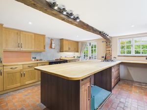 Kitchen- click for photo gallery